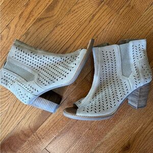 TOMS Majorca Suede Leather Peep Toe Heeled Ankle Booties | Size 10